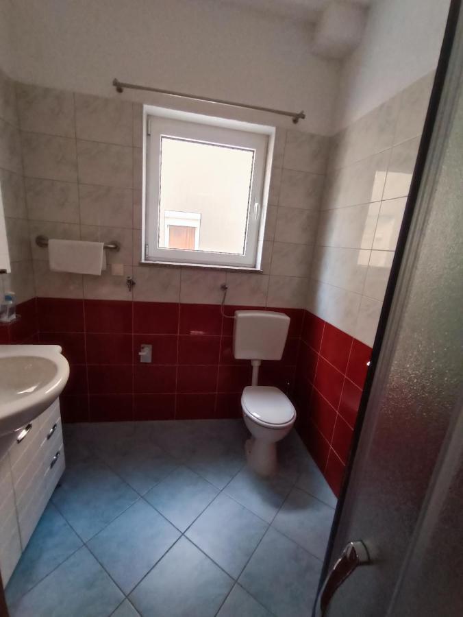 Apartmani Centar Starigrad Paklenica Exterior photo