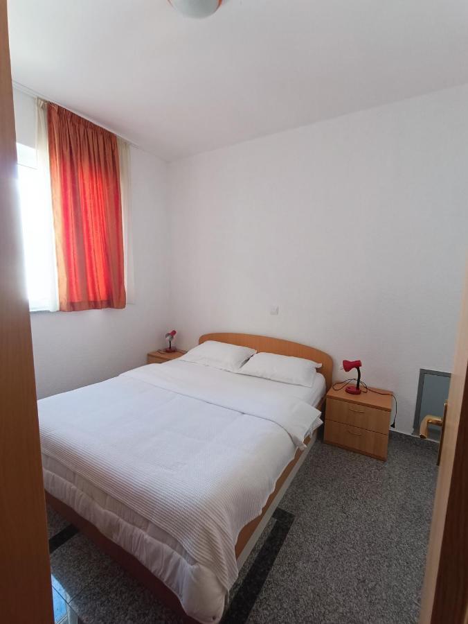 Apartmani Centar Starigrad Paklenica Exterior photo